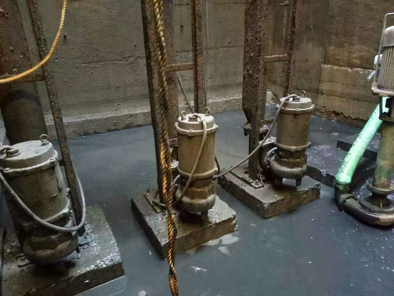 永平污水池清理